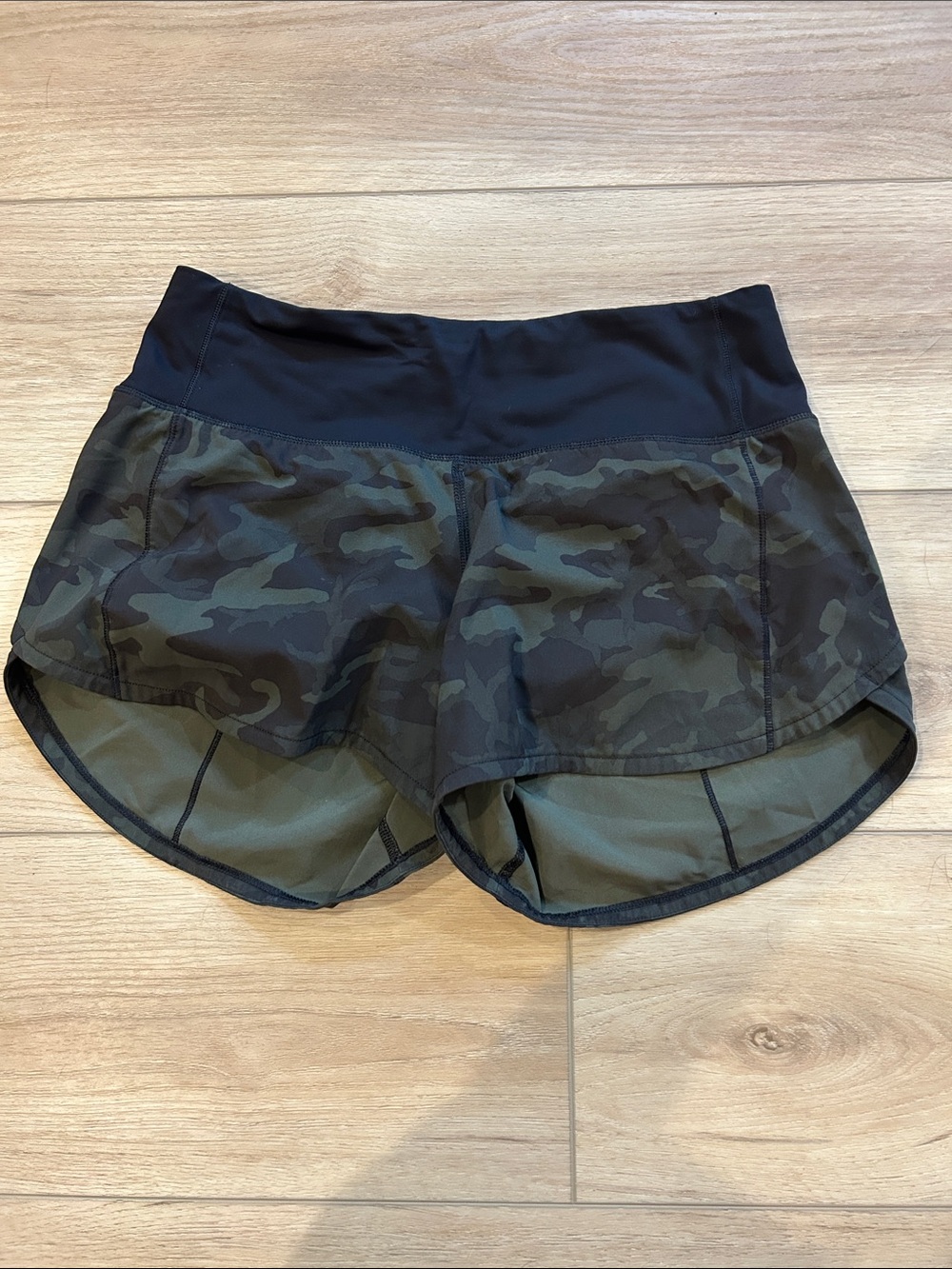 lululemon athletica Olive and Black Camo High-Waist Running Shorts sz 4